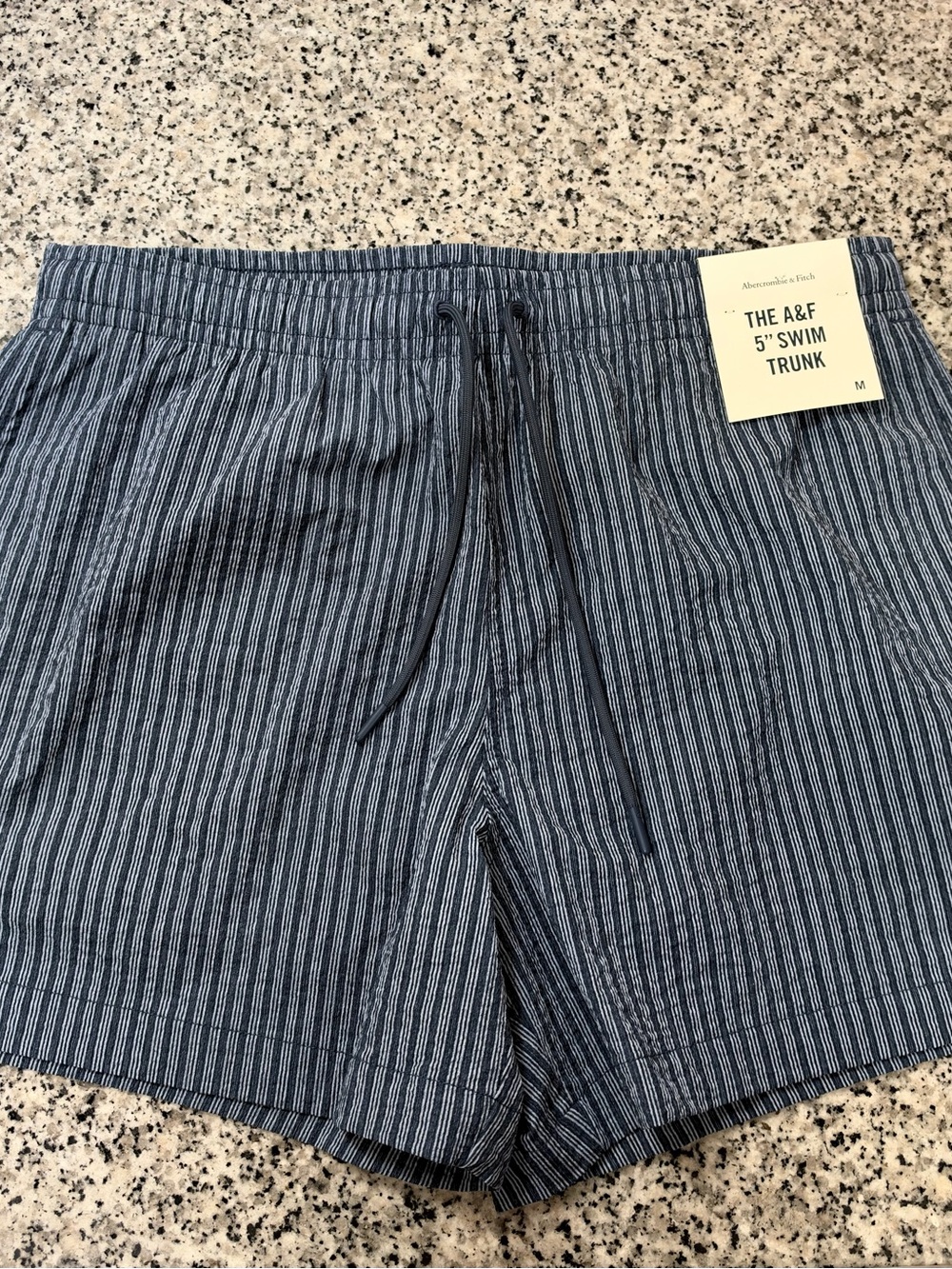 Abercrombie & Fitch Men’s 5” Swim Trunks Navy Stripe Size M NWT